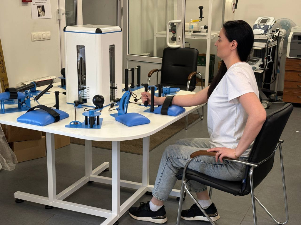 Тренажер реабилитационный для функциональной терапии пальцев и кистей рук