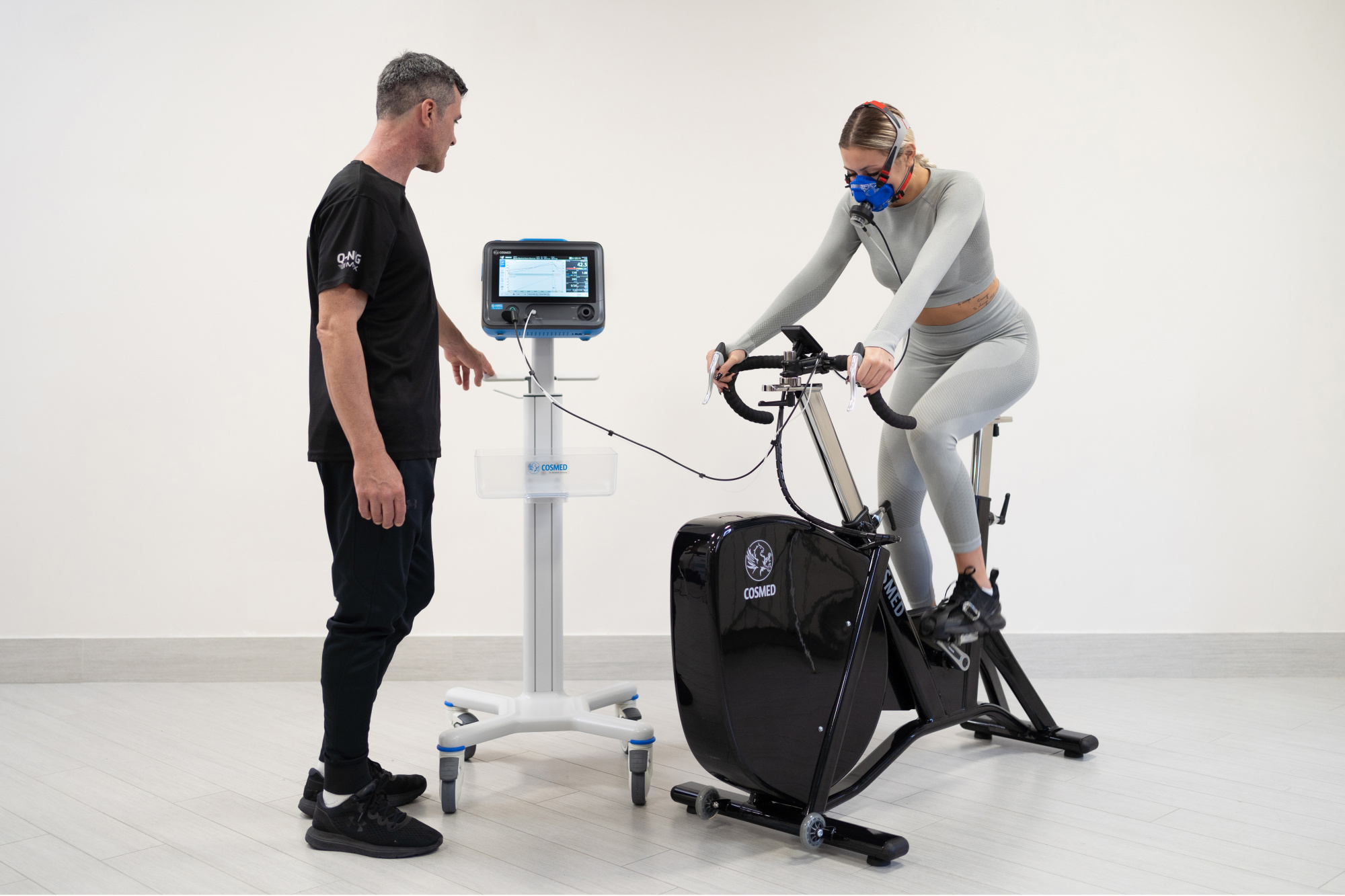 Анализатор выносливости спортсменов Q-NRG MAX портативный метаболограф Анализатор выносливости спортсменов Q-NRG MAX портативный метаболограф