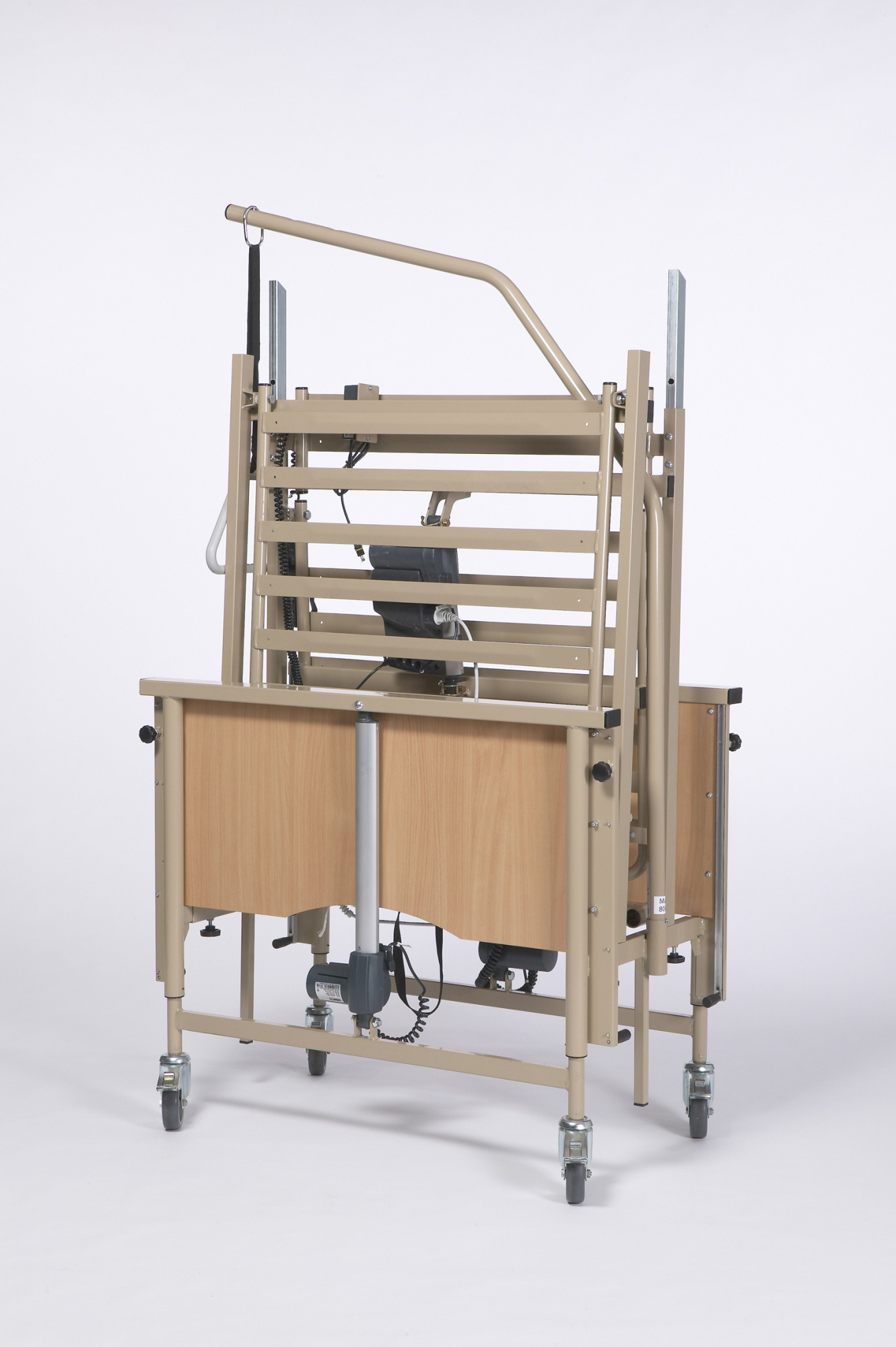 LUNA Basic Кровать функциональная 4-х секционная электрическая (в комплекте с матрасом) LUNA Basic Кровать функциональная 4-х секционная электрическая (в комплекте с матрасом)