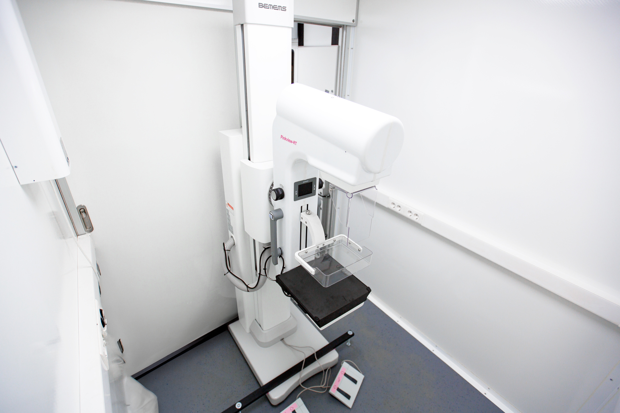 Специализированный передвижной маммографический  комплекс DiAR